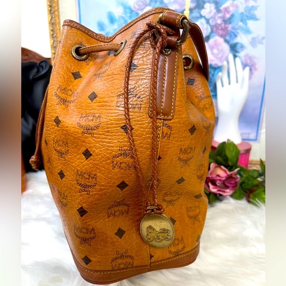 MCM Visetos Bucket Bag - Picture 3 of 14